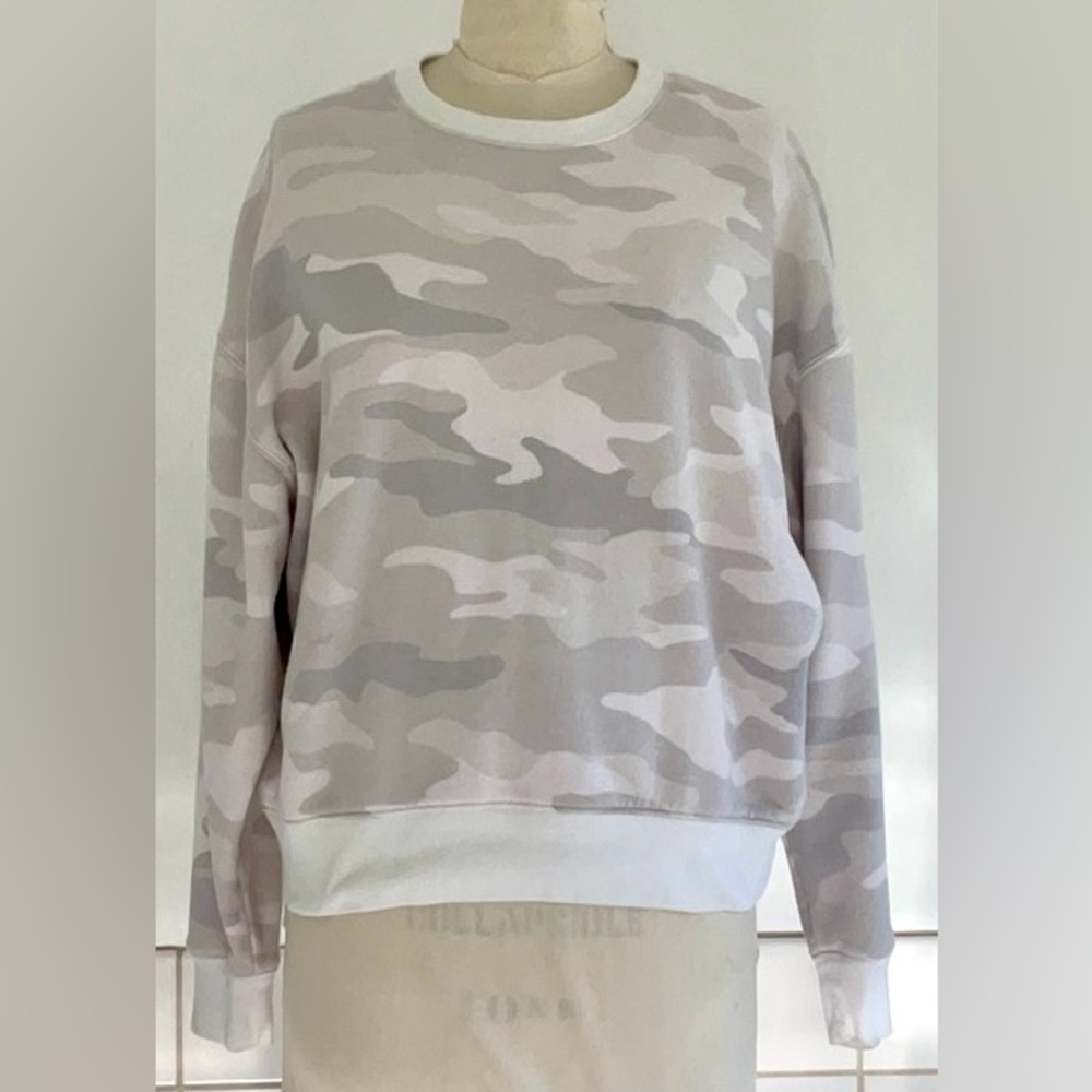 PINK Victoria’s Secret Camo Sweatshirt Size: S/P  White/Grey